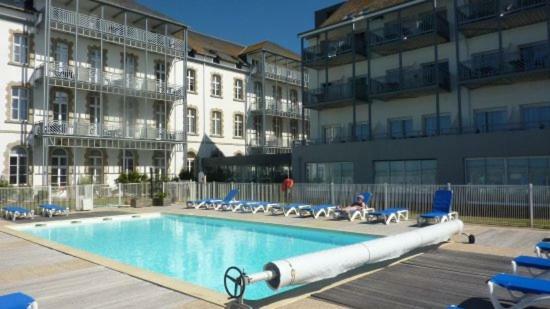 Studio Duplex Dans Residence De Standing Avec Piscine, Vue Sur Mer Le Croisic Exterior photo